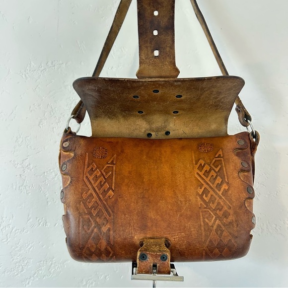 VINTAGE 60-70s Handmade Hand Tooled Brown Leather Boho Western Shoulder Bag - Picture 7 of 13